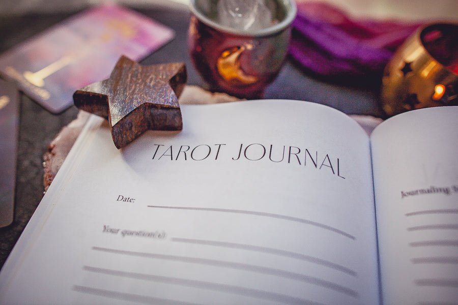Cosmic Guidance Book of Astrological Tarot Spreads - Bella deLuna