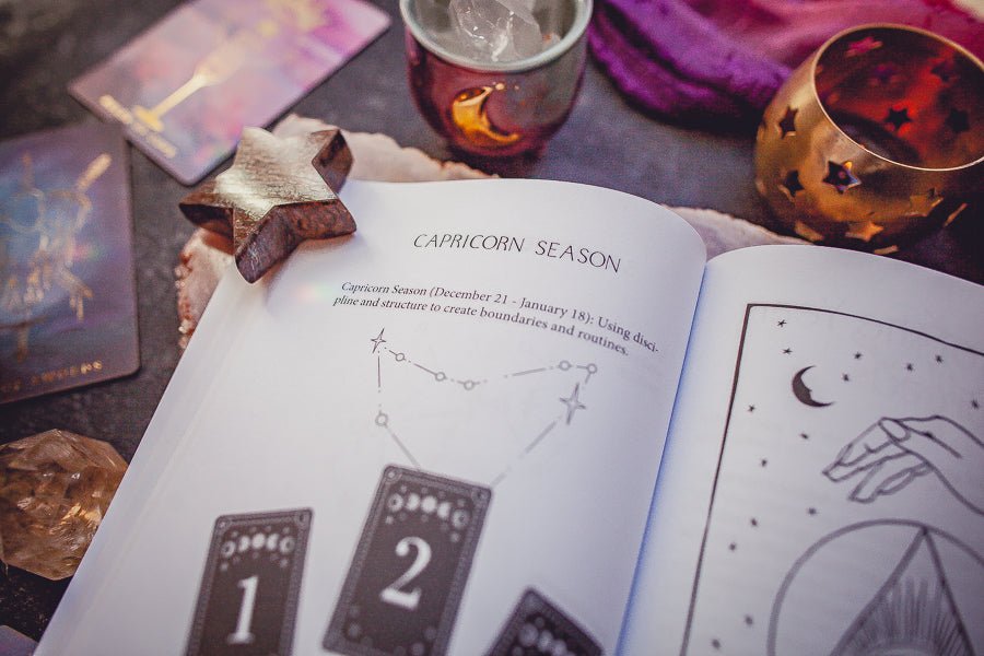 Cosmic Guidance Book of Astrological Tarot Spreads - Bella deLuna
